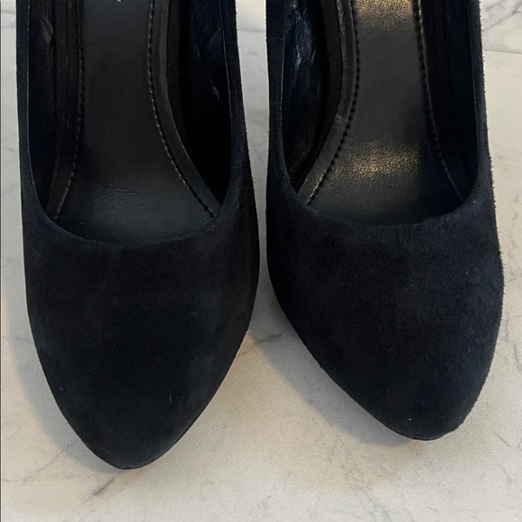 BCBGMaxAzria Classic Black Heels - Picture 3 of 10